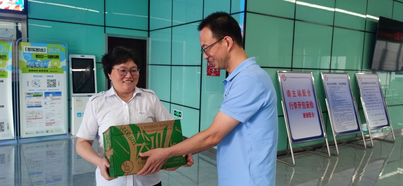 集團(tuán)公司開展高溫慰問